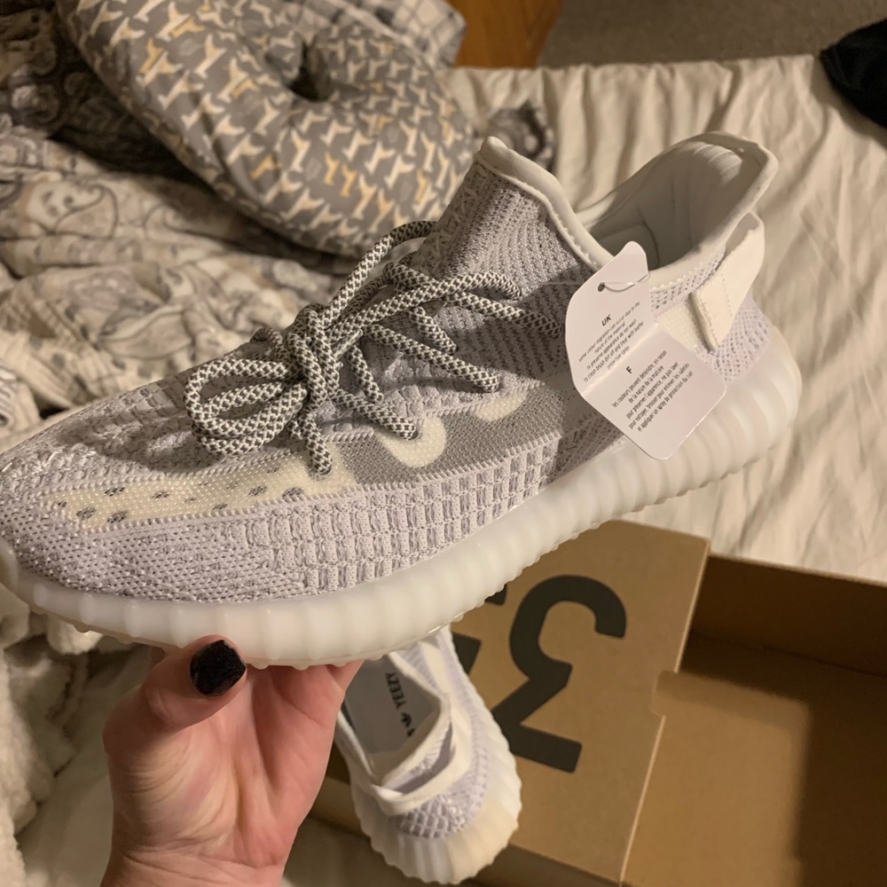 Yeezy Boost 350 V2